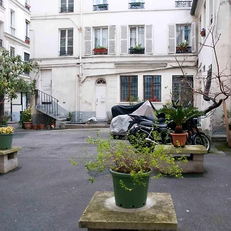 Bright 2 Room Parisian Apartment Well Located